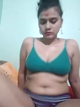 Snapshot of Kavya-Tiwari chatting on 30, 6, 2026 Kavya-Tiwari online show from 30, 6, 2026