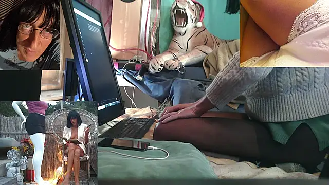 Snapshot of SissiDomination chatting on 22, 11, 2025 SissiDomination online show from 22, 11, 2025