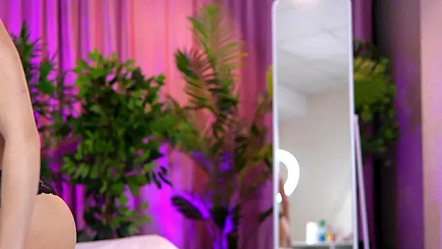 Snapshot of LalaRoze chatting on 5, 3, 2026 LalaRoze online show from 5, 3, 2026