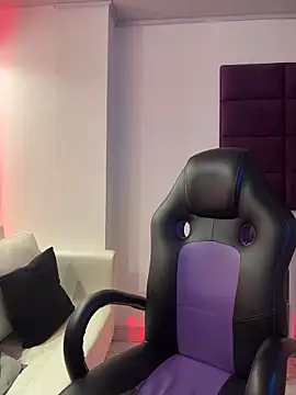 Snapshot of AdrianRinaldi chatting on 6, 2, 2026 AdrianRinaldi online show from 6, 2, 2026