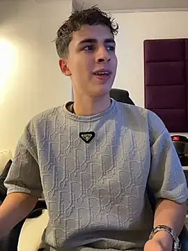 Snapshot of AdrianRinaldi chatting on 7, 2, 2026 AdrianRinaldi online show from 7, 2, 2026