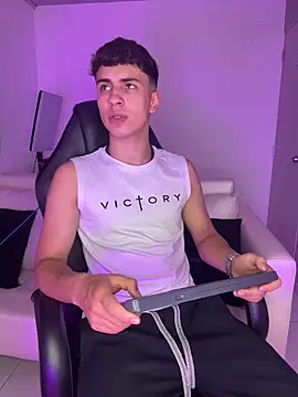 Snapshot of AdrianRinaldi chatting on 9, 2, 2026 AdrianRinaldi online show from 9, 2, 2026