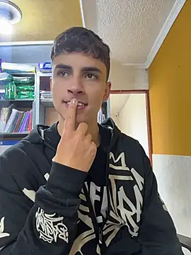 Snapshot of AdrianRinaldi chatting on 29, 4, 2026 AdrianRinaldi online show from 29, 4, 2026