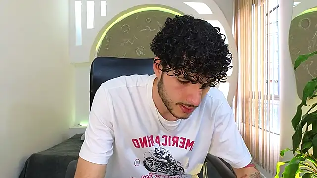 Snapshot of Rafael_Mendezz chatting on 10, 9, 2025 Rafael Mendezz online show from 10, 9, 2025