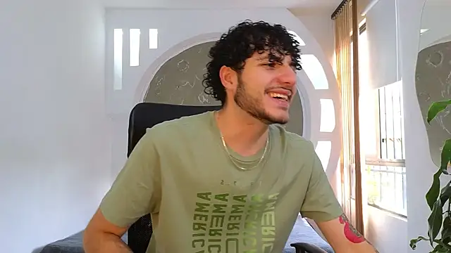 Snapshot of Rafael_Mendezz chatting on 12, 9, 2025 Rafael Mendezz online show from 12, 9, 2025