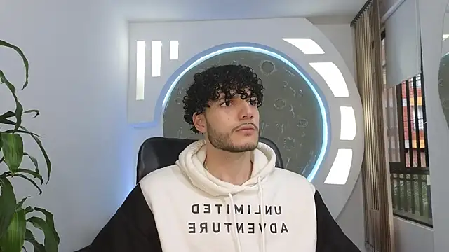 Snapshot of Rafael_Mendezz chatting on 1, 10, 2025 Rafael Mendezz online show from 1, 10, 2025