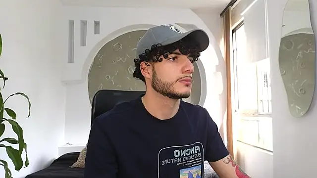 Snapshot of Rafael_Mendezz chatting on 9, 10, 2025 Rafael Mendezz online show from 9, 10, 2025