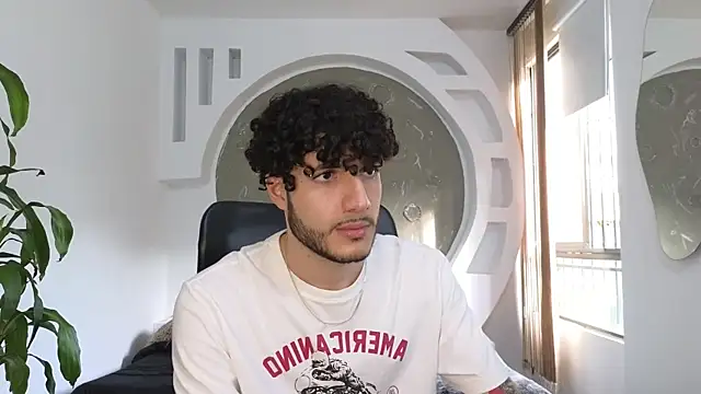 Snapshot of Rafael_Mendezz chatting on 10, 10, 2025 Rafael Mendezz online show from 10, 10, 2025