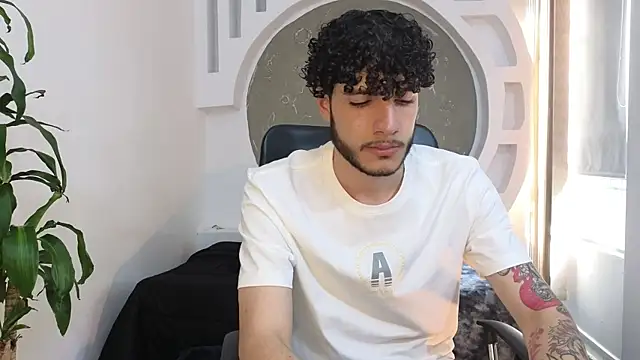 Snapshot of Rafael_Mendezz chatting on 19, 10, 2025 Rafael Mendezz online show from 19, 10, 2025