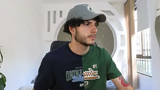 Snapshot of Rafael_Mendezz chatting on 2, 11, 2025 Rafael Mendezz online show from 2, 11, 2025