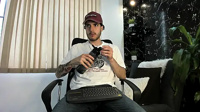 Snapshot of Rafael_Mendezz chatting on 20, 11, 2025 Rafael Mendezz online show from 20, 11, 2025