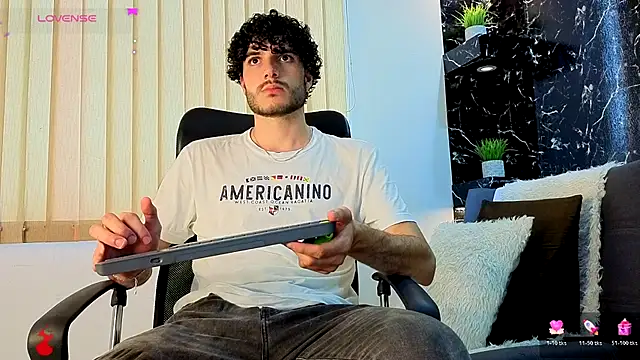 Snapshot of Rafael_Mendezz chatting on 3, 12, 2025 Rafael Mendezz online show from 3, 12, 2025