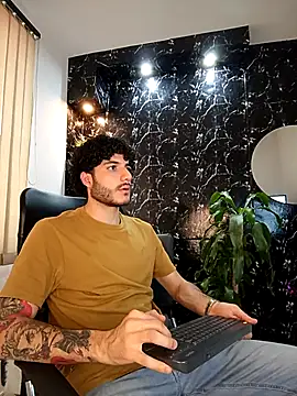 Snapshot of Rafael_Mendezz chatting on 17, 12, 2025 Rafael Mendezz online show from 17, 12, 2025