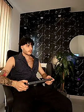 Snapshot of Rafael_Mendezz chatting on 19, 12, 2025 Rafael Mendezz online show from 19, 12, 2025