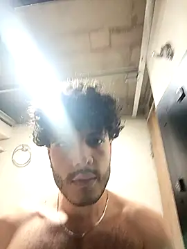 Snapshot of Rafael_Mendezz chatting on 21, 12, 2025 Rafael Mendezz online show from 21, 12, 2025