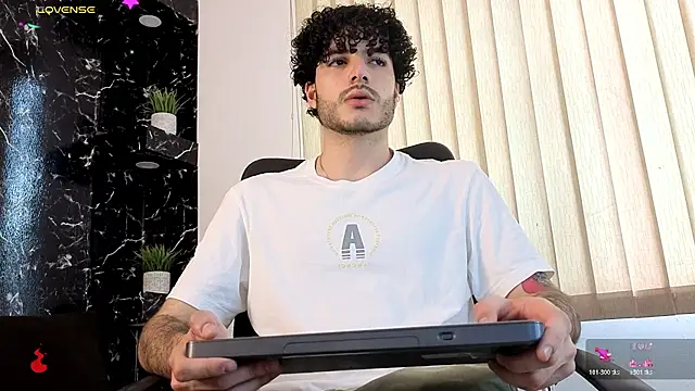 Snapshot of Rafael_Mendezz chatting on 1, 3, 2026 Rafael Mendezz online show from 1, 3, 2026