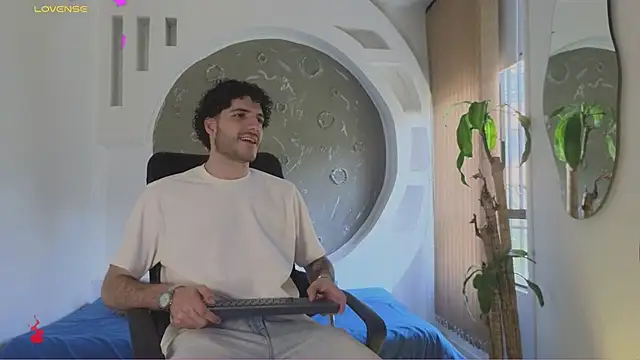 Snapshot of Rafael_Mendezz chatting on 15, 3, 2026 Rafael Mendezz online show from 15, 3, 2026