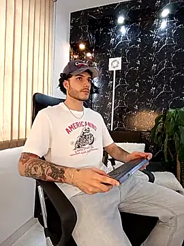 Snapshot of Rafael_Mendezz chatting on 26, 3, 2026 Rafael Mendezz online show from 26, 3, 2026