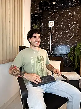 Snapshot of Rafael_Mendezz chatting on 3, 4, 2026 Rafael Mendezz online show from 3, 4, 2026