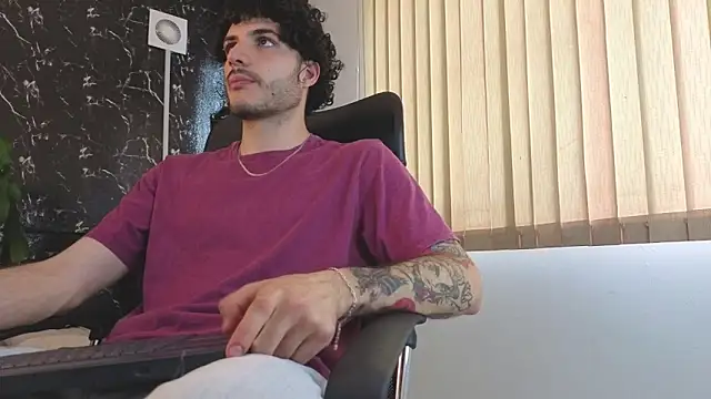 Snapshot of Rafael_Mendezz chatting on 15, 4, 2026 Rafael Mendezz online show from 15, 4, 2026