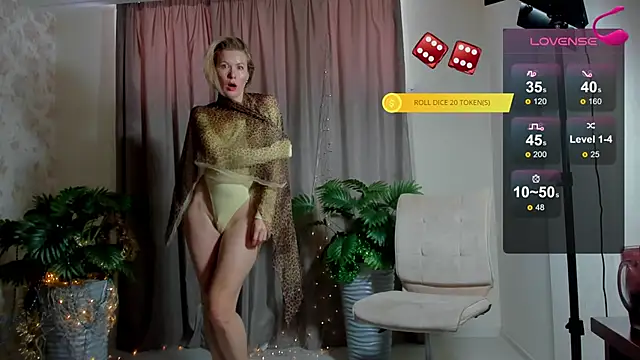 Julia Giulia online show from 12, 2, 2026