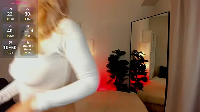 Snapshot of Julia_Giulia chatting on 19, 6, 2026 Julia Giulia online show from 19, 6, 2026