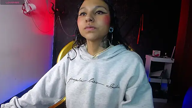 Sweettpleasure online show from 12, 9, 2025