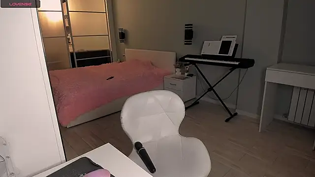 Snapshot of LolaVexx chatting on 23, 10, 2025 LolaVexx online show from 23, 10, 2025