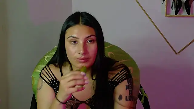 Snapshot of Linda_andrew chatting on 5, 2, 2026 Linda andrew online show from 5, 2, 2026