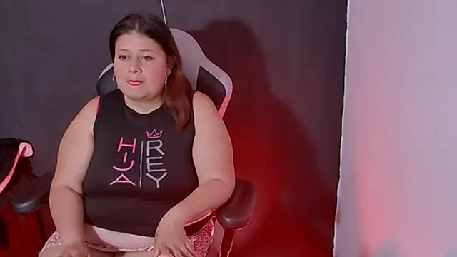 Snapshot of Lizz_Milf chatting on 17, 9, 2025 Lizz Milf online show from 17, 9, 2025