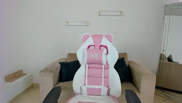 april smiith online show from 14, 1, 2026