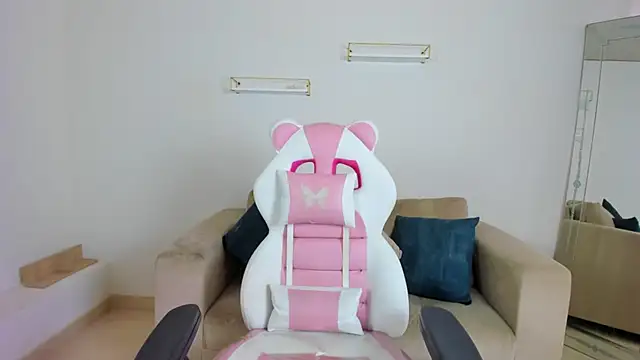 april smiith online show from 2, 2, 2026