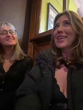 Snapshot of CurvyMILF_Sienna chatting on 7, 3, 2026 CurvyMILF Sienna online show from 7, 3, 2026