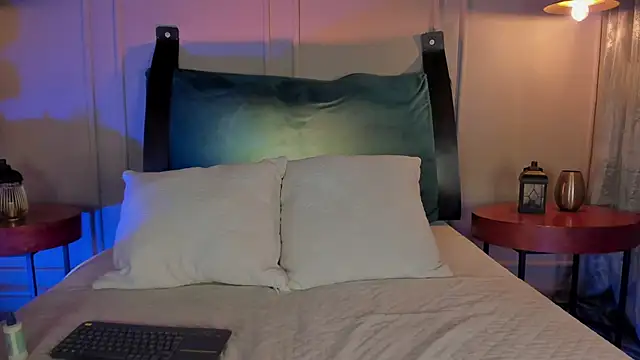 Snapshot of NaishaFord_1 chatting on 21, 10, 2025 NaishaFord 1 online show from 21, 10, 2025