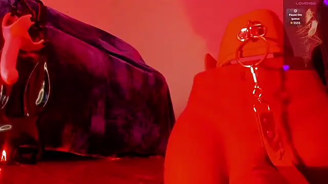 Snapshot of Violett_Novoa chatting on 31, 10, 2025 Violett Novoa online show from 31, 10, 2025