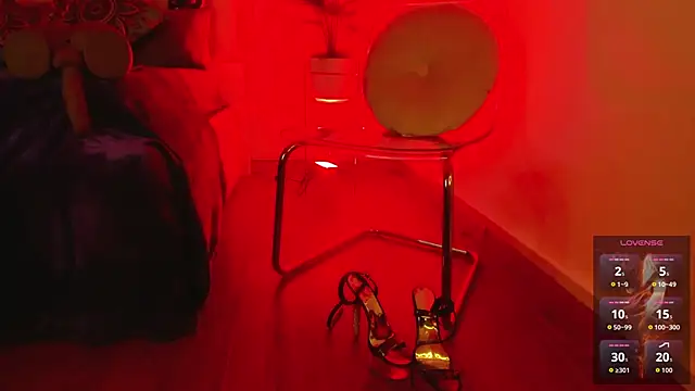 Snapshot of Violett_Novoa chatting on 6, 11, 2025 Violett Novoa online show from 6, 11, 2025