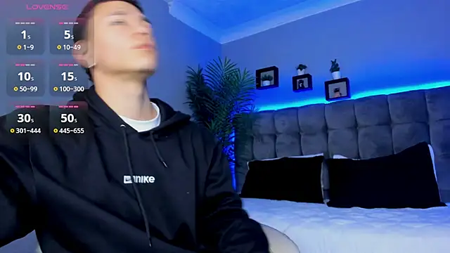 Thomas moon online show from 8, 4, 2026