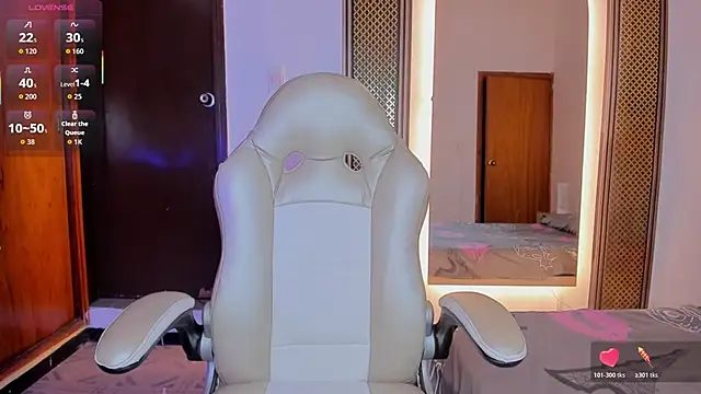 Elowen Clark online show from 28, 11, 2025