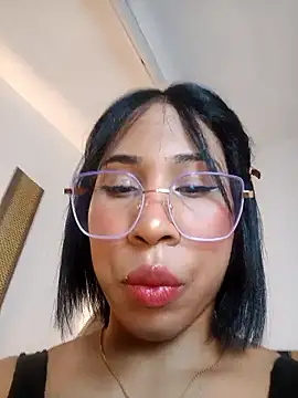 Elowen Clark online show from 18, 1, 2026