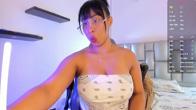 Elowen Clark online show from 8, 3, 2026