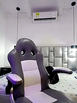 Elowen Clark online show from 23, 3, 2026