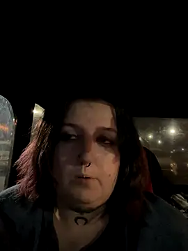 vanessraine online show from 12, 9, 2025