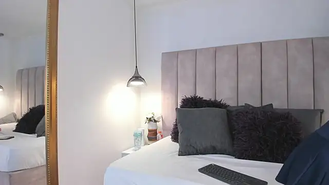 Snapshot of arianaa_miller_ chatting on 21, 11, 2025 arianaa miller online show from 21, 11, 2025