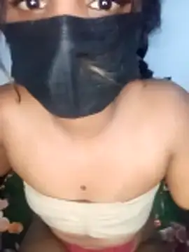 Snapshot of kissy_doll chatting on 16, 10, 2025 kissy doll online show from 16, 10, 2025