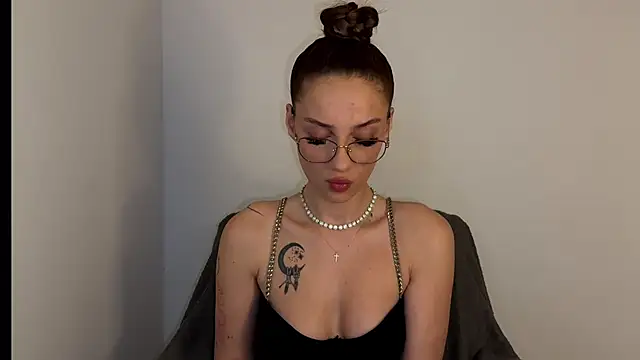 ScarlettSmithX online show from 7, 4, 2026