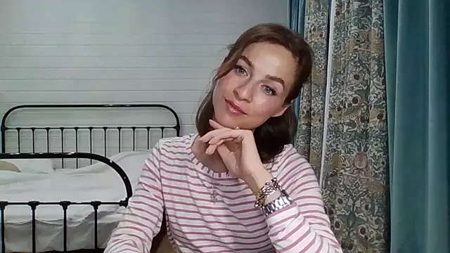 Snapshot of Niravyn_ chatting on 10, 9, 2025 Niravyn online show from 10, 9, 2025