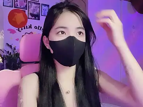 Snapshot of keelinnn19 chatting on 8, 9, 2025 keelinnn19 online show from 8, 9, 2025