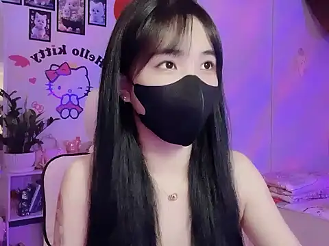 Snapshot of keelinnn19 chatting on 1, 10, 2025 keelinnn19 online show from 1, 10, 2025