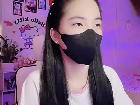 Snapshot of keelinnn19 chatting on 3, 10, 2025 keelinnn19 online show from 3, 10, 2025