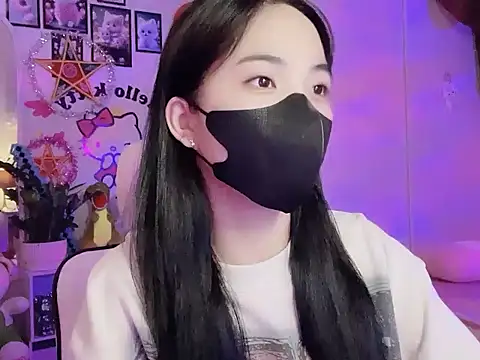 Snapshot of keelinnn19 chatting on 5, 10, 2025 keelinnn19 online show from 5, 10, 2025